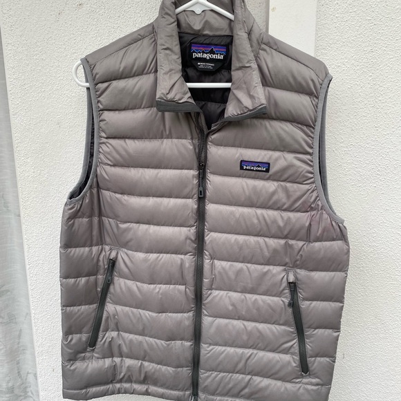 Men's Gray Patagonia Down Sweater Puffer Vest (Medium)